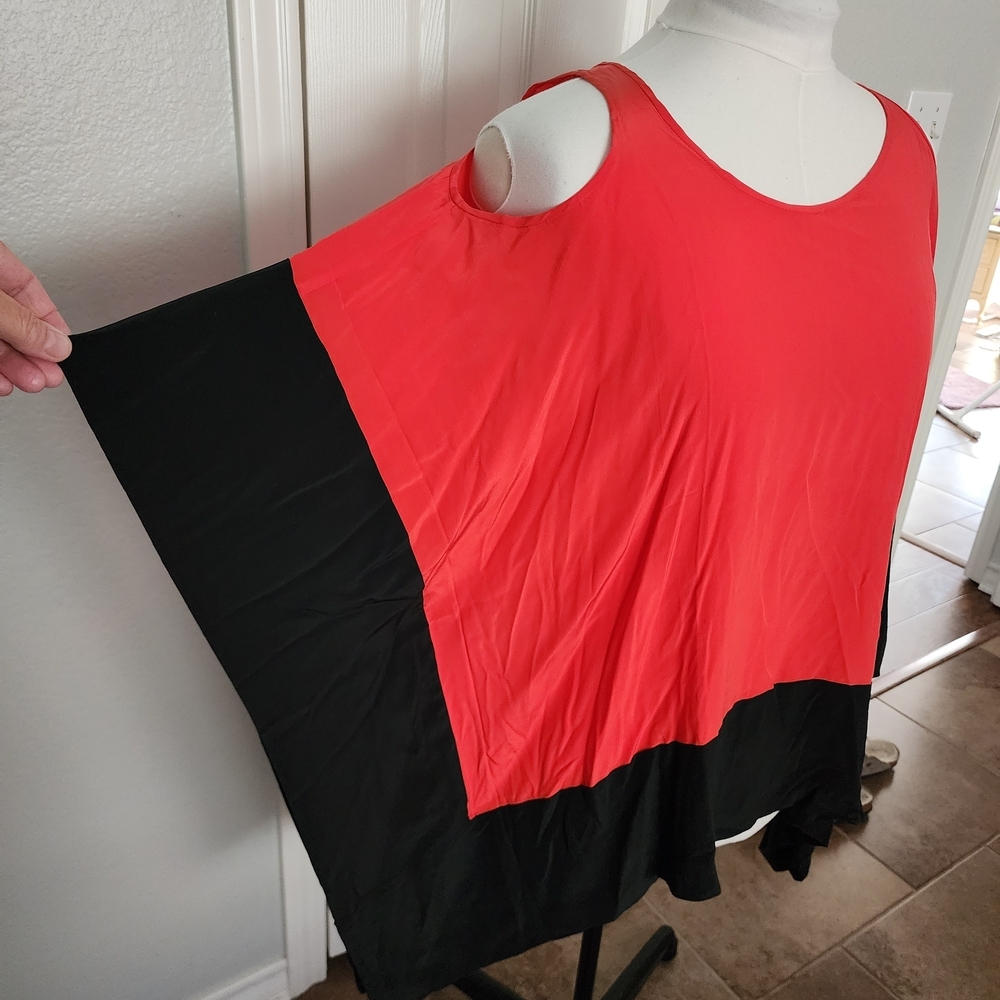 Neiman Marcus Red and Black Tunic Top - Picture 3 of 5